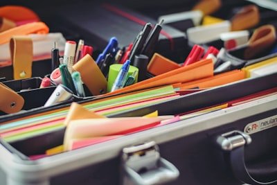 Foto pelanggan dengan jurnal Inkwell terbuka
